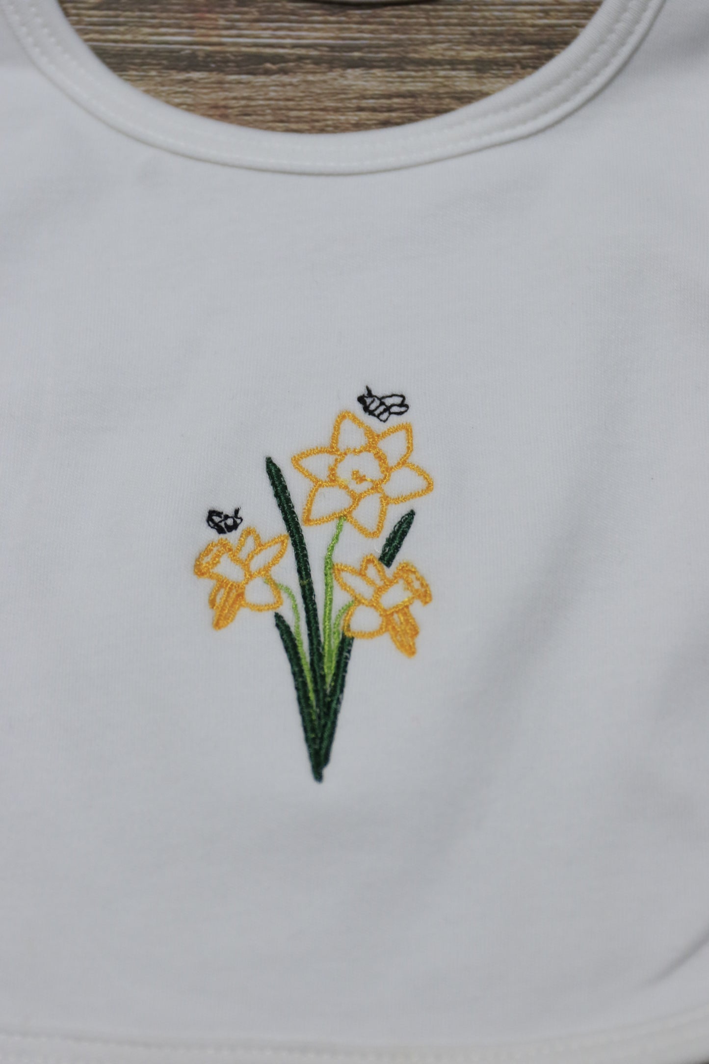 Daffodils Bib